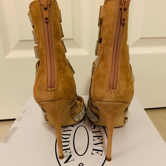 Brand new MALIKA Steve Madden Heels - Picture 3 of 7